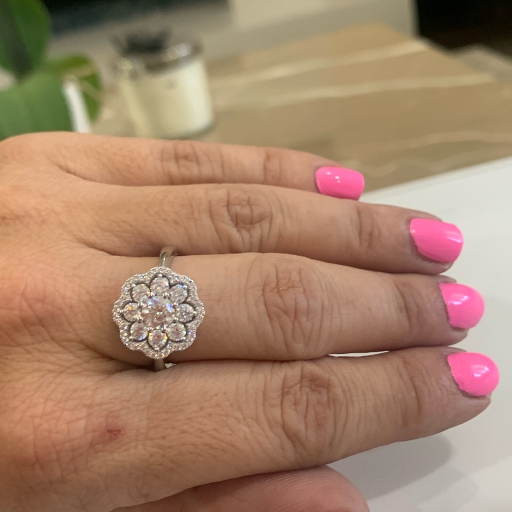 Women’s sterling silver ring size 8